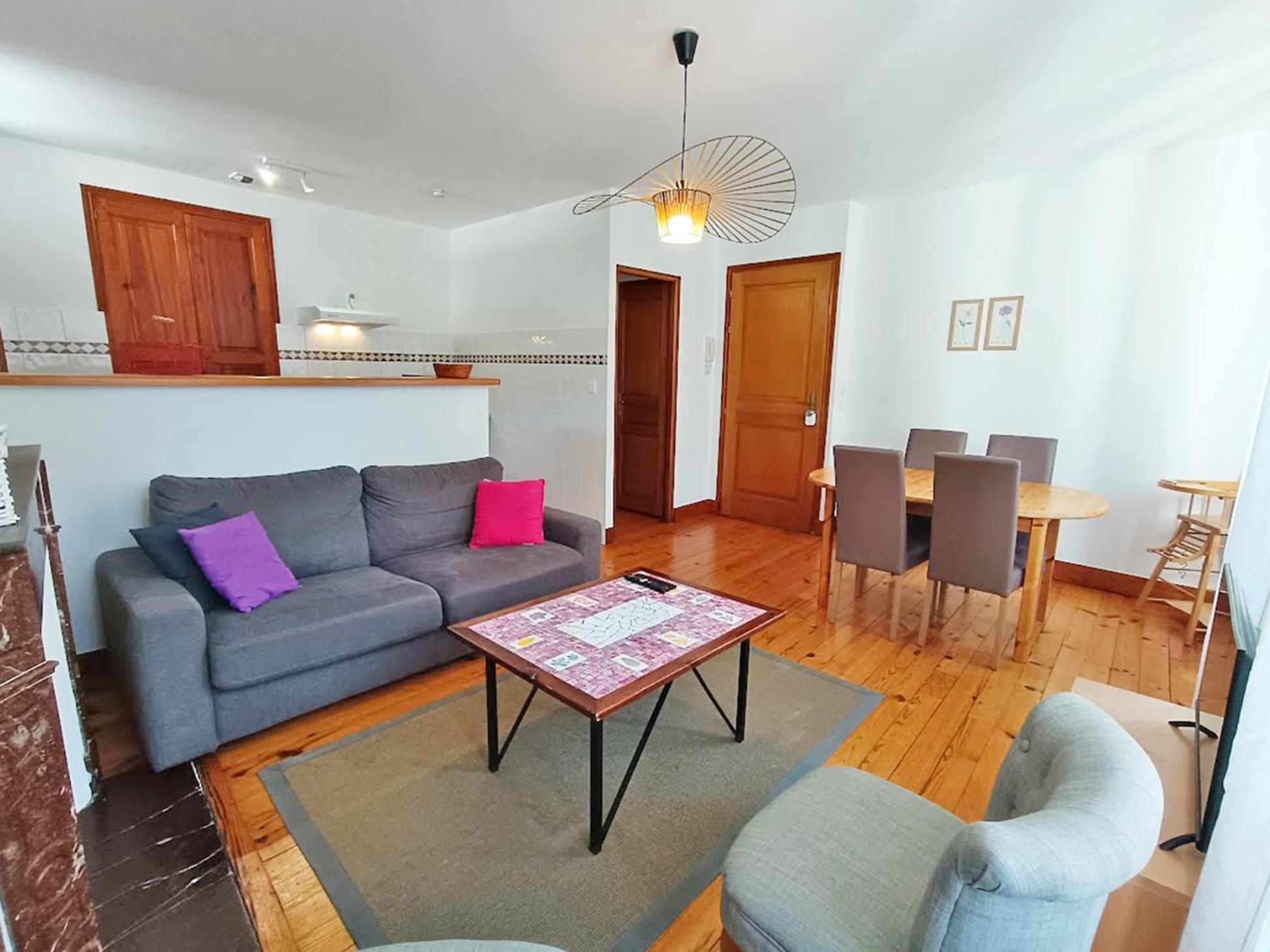 Le Petit Cerf, T3, Wifi, Cave Apartment Bagneres-de-Luchon ภายนอก รูปภาพ